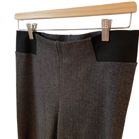 2/$10 🔥Herringbone Grey and Black Leggings with Elastic Waistband - Picture 3 of 6